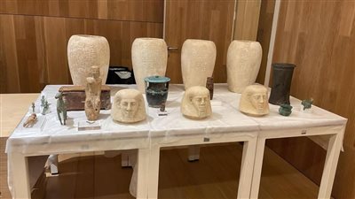 منها 4 أواني كانوبية.. نكشف تفاصيل القطع الأثرية المستردة من إسبانيا | صور 