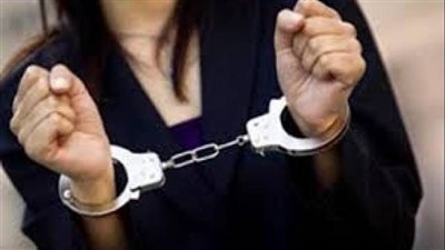 انتحلت صفة موظفة بجهة حكومية.. حبس شخص وزوجته بتهمة النصب على الشركات بالقاهرة