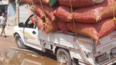 سقوط سيارة في حفرة بسبب أعمال الصرف الصحي بمدينة أبو صوير بالإسماعيلية