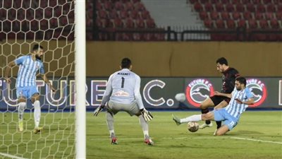 بعضهم أضاع الدوري على الأهلي.. كريم نيدفيد يكمل سلسلة تألق أبناء النادي ضد الأحمر