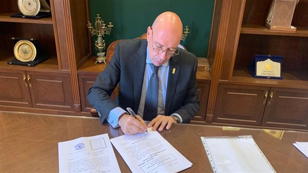 شريف العريان يتقدم