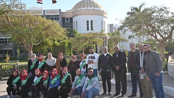 قافلة طبية بجامعة