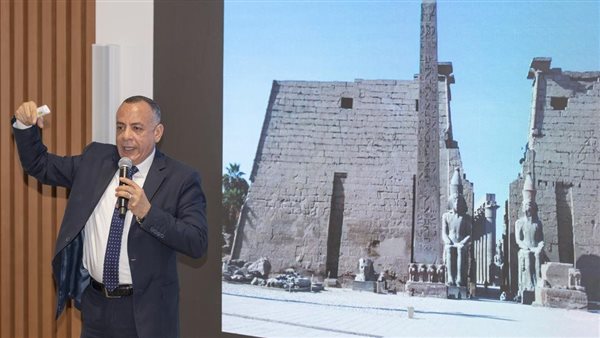 مصطفى وزيري بإكسبو