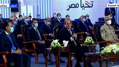 السيسي: كل واحد لازم ياخد حقه.. أنا وفرت خدمة الكهرباء ولازم تحصيل المقابل