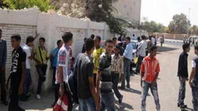 إصابة طالبين في مشاجرة أمام مدرسة في سوهاج بسبب المزاح