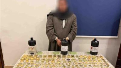 حبس سائق 4 أيام على ذمة التحقيق بعد ضبطه بحوزته 154 قطعة ذهبية بأسوان