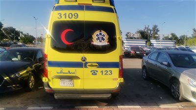 إصابة 25 عاملا في انقلاب سيارة ربع نقل بالإسماعيلية