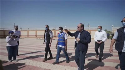 السيسي يتفقد أعمال تطوير قرية غرب سهيل في أسوان ضمن مبادرة حياة كريمة