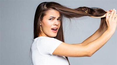 من 50 لـ 100.. معدل تساقط الشعر الطبيعي.. نصائح هامة للتعامل معه