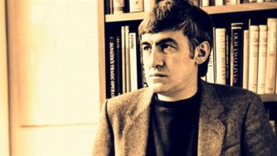 أيان هاملتون.. أديب بريطاني عاش حياة صعبة وأنهى السرطان حياته 