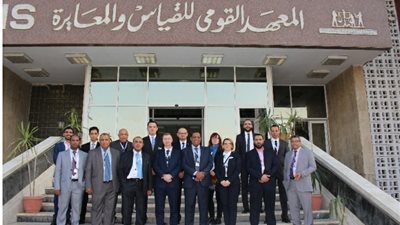 وزير التعليم العالي يستعرض تقريرًا حول حصاد المعهد القومي للقياس والمعايرة خلال 2021