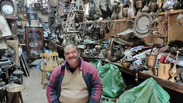 الحاج ماهر داخل ورشته