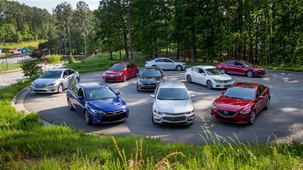 السيارات السيدان