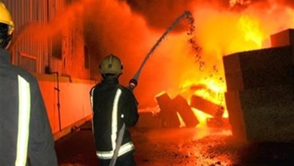 موظفين بحريق المؤسسة