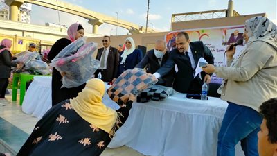 مديرية التضامن بالقاهرة توزع مستلزمات الشتاء للأسر الأكثر احتياجا | صور