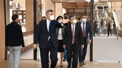 رئيس جامعة عين شمس يستقبل السفير الياباني لبحث سبل التعاون العلمي
