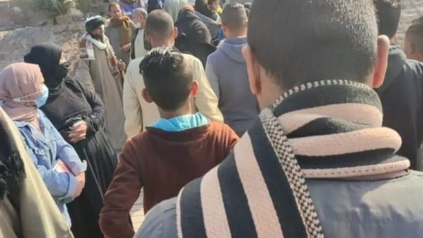 تزاحم مواطنو الأقصر