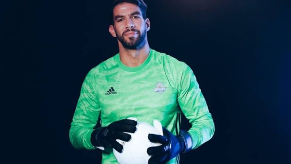 شريف إكرامي حارس