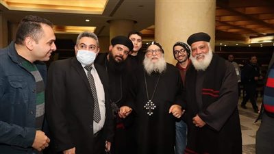 الأنبا موسى أسقف الشباب يجتمع بأمناء الأسر الجامعية