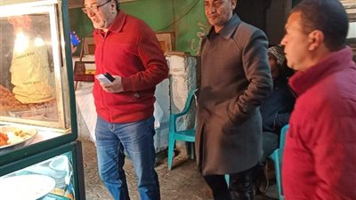 رئيس مدينة سمالوط: غلق مقهى وتحرير 32 محضر إشغال وعدم ارتداء كمامة