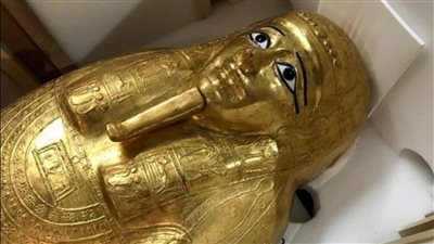 القبض على سائق وسيدة بحوزتهما تمثال فرعوني مزيف للنصب على المواطنين 