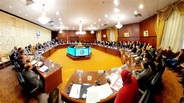 اجتماع محافظ البحيرة