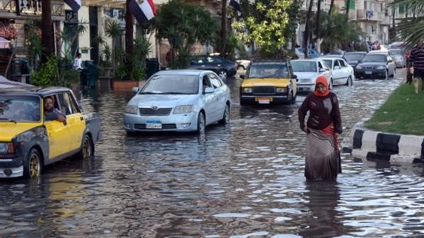 سقوط الأمطار الغزيرة