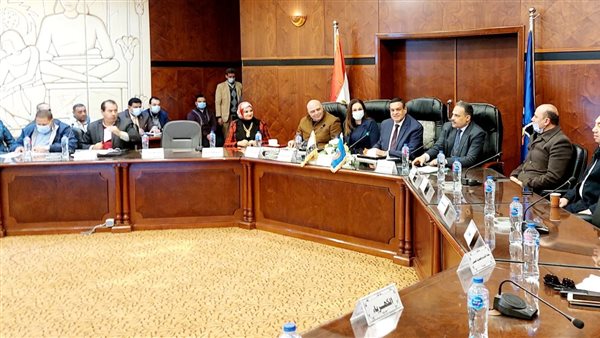 اجتماع محافظ البحيرة