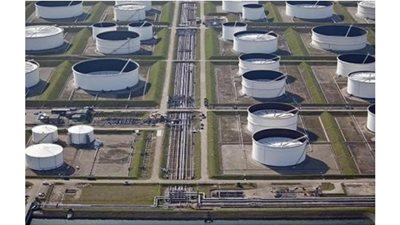 تراجع مخزون الاحتياطي البترولي الأمريكي إلى أدنى مستوى منذ 2002