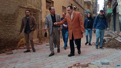 البدء في رصف 8 شوارع رئيسية بأحياء شمال وشرق ملوي بالمنيا