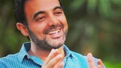 عذبنا الممثلين وصورنا بالـ 30 ساعة.. عمرو محمود ياسين يحتفل بانتهاء تصوير نصيبي وقسمتك 4