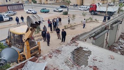  إزالة محال تجارية واسترداد أرضي إسكان اجتماعي بالعاشر من رمضان | صور