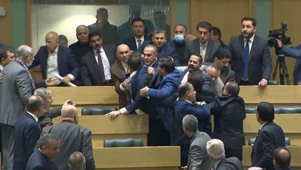 اشتباكات البرلمان