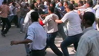 بسبب خلافات الجوار.. إصابة طالب بطلق ناري في مشاجرة مسلحة بسوهاج.. والأمن يضبط 4 أشخاص 