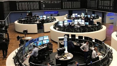 الأسهم الفرنسية تسجل أسوأ أداء في البورصات الأوروبية بسبب المخاوف السياسية