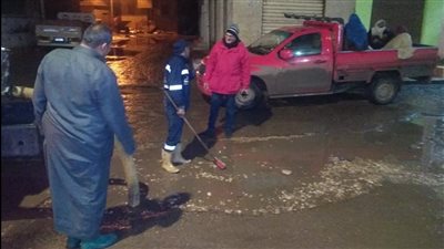 استمرار أعمال رفع مياه الأمطار من الشوارع ببيلا بكفر الشيخ|صور 
