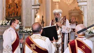 البابا تواضروس يواصل زيارته الرعوية للإسكندرية بعد ترأس قداس رأس السنة | صور