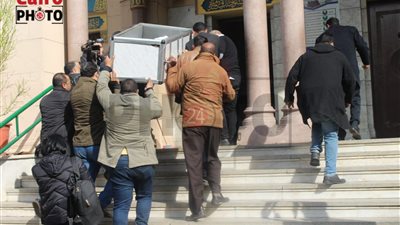 وصول جثمان جابر عصفور إلى مسجد صلاح الدين لصلاة الجنازة عليه| صور