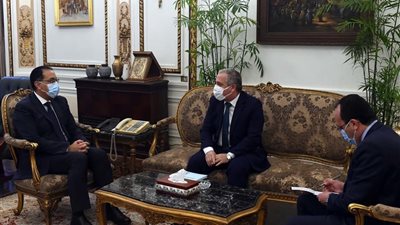 مدبولي للشوربجي: دور محوري للصحافة في نقل نبض الشعب وجماهير القراء للمسئولين