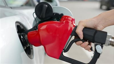 هل ترفع لجنة تسعير البترول أسعار البنزين والسولار للمرة الرابعة؟.. خبراء يجيبون