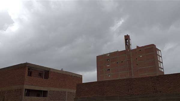 سحب ركامية تغطي سماء