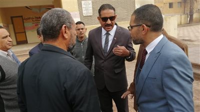 مدير تعليم الجيزة يزور المدارس الأكثر تضررًا بحالة الطقس 