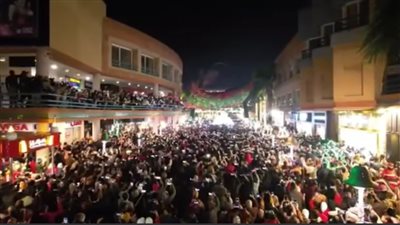 مخالفة للإجراءات الاحترازية.. احتفال يجمع الآلاف من السكندريين في ليلة رأس السنة