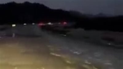 السيول تقطع طريق الغردقة - رأس غارب بالبحر الأحمر مع استمرار هطول الأمطار| صور