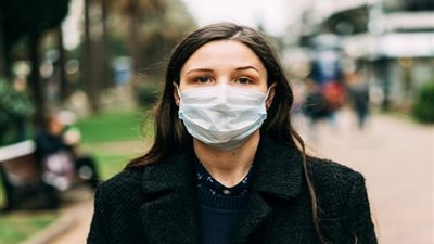 علماء بريطانيون: هناك أفراد لا تُصاب بفيروس كورونا بالرغم من تعرضهم للإصابة بانتظام