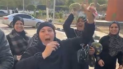 أسرة طفلة الدقهلية تستقبل حكم إعدام قاتل ابنتهم بالغناء والزغاريد: هنروح لها المقابر بالطبل البلدي ونوزع رز بلبن | بث مباشر