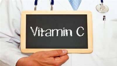 أضرار فيتامين سي للرجال.. يؤثر على الجهاز الهضمي وضغط الدم