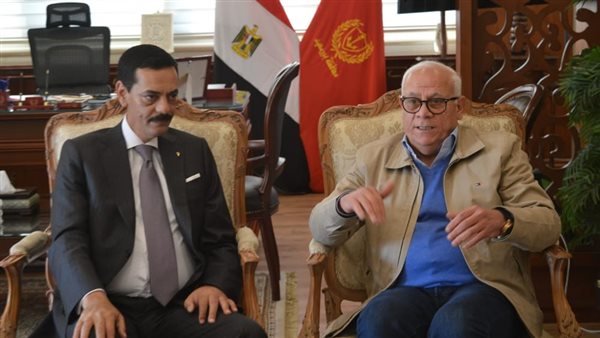 محافظ بورسعيد يستقبل