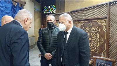 محلب وإبراهيم عيسى وأشرف زكي في عزاء الدكتور جابر عصفور