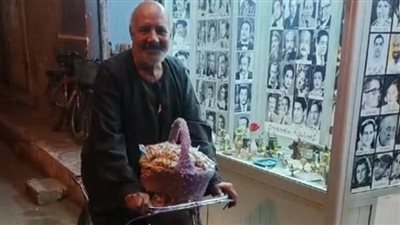 بث مباشر| بيغني لـ العندليب وكوكب الشرق.. أشهر بائع سوداني بالإسماعيلية: نفسي أعمل أغنية للرئيس